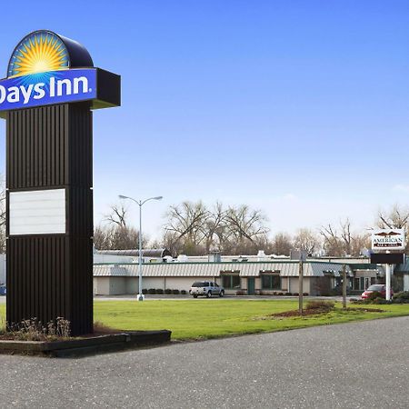 Days Inn By Wyndham Rock Falls Экстерьер фото